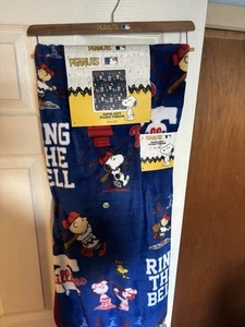 Peanuts x Philadelphia Phillies Ring The Bell Wohndecke 60x70 blau NEU - Bild 1 von 4