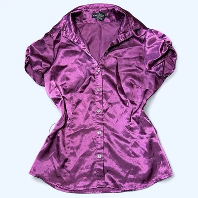 Blusa Y2K Púrpura Abotonada Top Talla M Rampage Satén Cinturón Lazos Manga Corta Foto 1 de 4