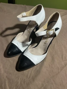 Authentic Chanel Black And White Shoes, Pointy Toe Closed Heel, Size 7 37 - Picture 1 of 13