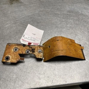 OEM USED BRIGGS HORIZONTAL ENGINE 130252-0644-01 CYLINDER SHIELD 694514 - Picture 1 of 2