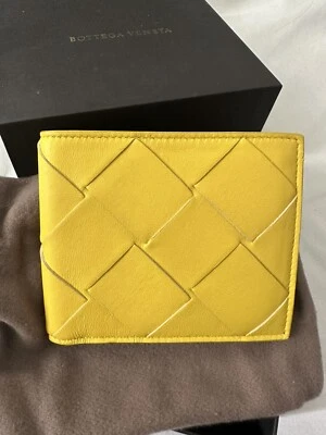Cartera Bottega Veneta Basketweave Cuero Doble Plegable Talla Única Amarilla Nueva En Caja  Foto 1 de 2