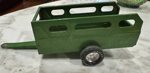 Vintage NYLINT Green FARM TRAILER Pressed Steel Metal 8”- Nice - Picture 1 of 10