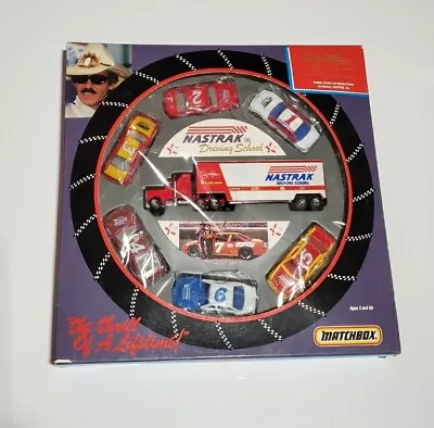 Matchbox 1992 1:64 diecast Richard Petty Rodney Combs Nastrak Driving School nuevo en caja Foto 1 de 2