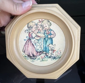 Placa de pared vintage moderna de mediados de siglo con forma de octágono para niña - Imagen 1 de 4