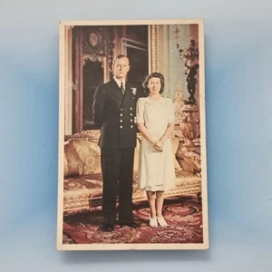 Postal de la realeza británica C1950 reina Isabel Ii príncipe Felipe retrato - Imagen 1 de 2
