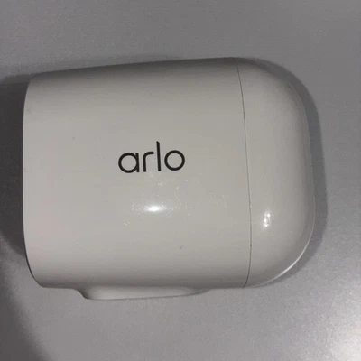 Cámara de seguridad Arlo Essential Wire Free Spotlight 1080p VMC2030 probada buena Foto 1 de 4