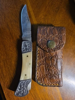 White Bone Handle Damascus Steel Lockback Folding Knife with Leather Sheath - Image 1 of 4