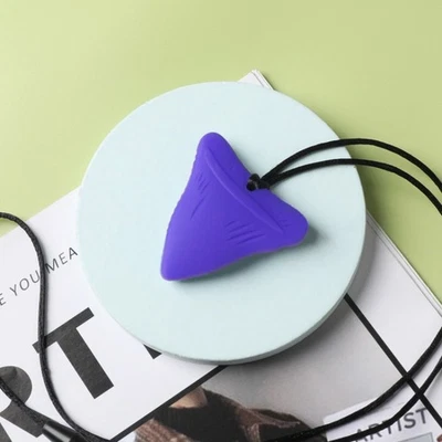 El collar masticable infantil es apto para personas con autismo y TDAH Foto 1 de 4