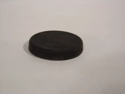 04 05 06 07 2004 2005 BUICK RAINIER HEADLIGHT BULB DUST COVER ACCESS CAP K1826 - Изображение 1 из 2