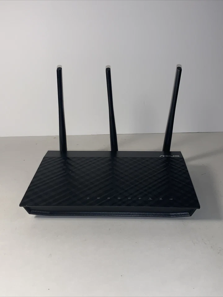 ASUS Dark Knight RT-N66R 450Mbps Gigabit Dual Band Wireless Router - Tested - Image 1 of 4