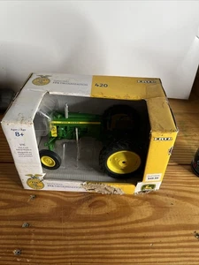 1/16 John Deere 420 Traktor FFA Edition - Bild 1 von 9
