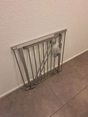 hauck Treppenschutzgitter  Türschutzgitter für Breiten 75 - 80 cm ohne Bohren - Bild 1 von 4