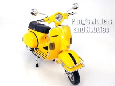 Vespa P200E Scooter 1/12 Scale Diecast Metal Model by NewRay - YELLOW - Image 1 of 4