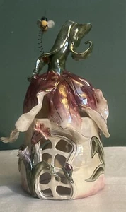 Blue Sky Corps. Candelabro de berenjena y abeja 2001 de Heather Goldminc - Imagen 1 de 6