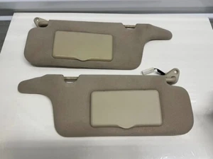 2000-2004 Subaru Legacy & Outback Driver & Passenger Sun Visor Lighted Tan - Bild 1 von 11