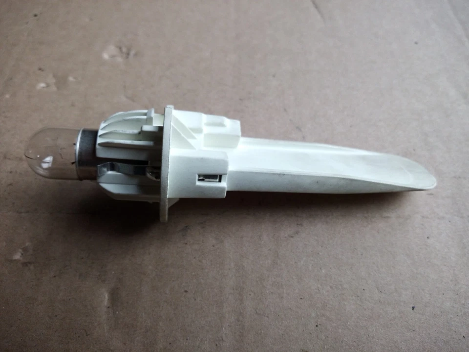 Soporte de Faro para Inferior Luz Trasera Luces Posición Superior Volvo V70-II - Imagen 1 de 1