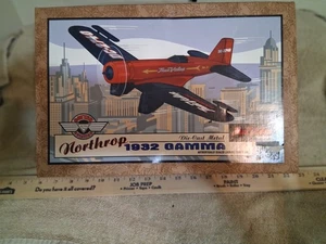 Ertl 1932 Northrop Gamma Druckguss Flugzeug abschließbare Münzbank True Value Hardware - Bild 1 von 2