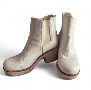Pierre Dumas Women’s Sz 8 White Faux Leather Platform Zip Up Boots 3” Heel AS IS - Picture 1 of 8