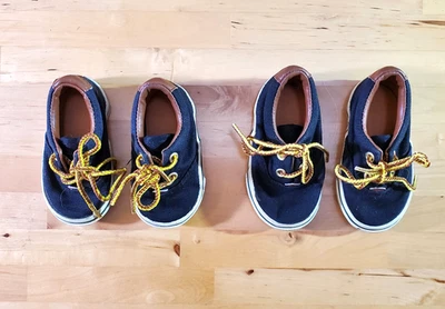 Zapatillas Bebé Zapatos Negro Blanco Tela Talla 2 y 3 Lote de 2 Bebés Niño Pequeño Foto 1 de 4