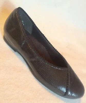 Nuevo Munro Cuero Negro Ballet Planos Negro Borde de Ojales Talla 5 M Foto 1 de 4