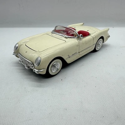 MODELLINO AUTO CHEVROLET CORVETTE 1953 - SOLIDO - SCALA 1:18 - Immagine 1 di 4