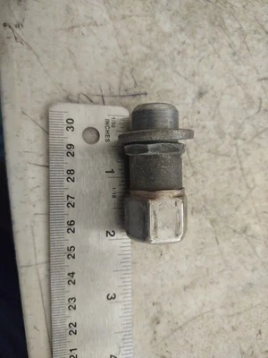 Tornillo de tuerca de rueda cromado de 2 pulgadas de largo Jaguar XJS XJ6 XJ40 usado solo 1 Foto 1 de 4