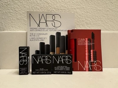 Mini set de maquillaje NARS 5 PIEZAS - rubor, polvo fijador, lápiz labial, corrector y rímel Foto 1 de 4