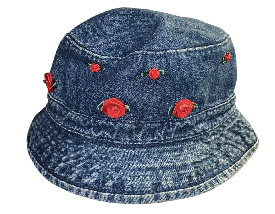 Sombrero vintage Gap para mujer cubo de mezclilla azul con rosas rojas talla única Foto 1 de 3