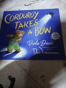 Corduroy Takes A Bow By Viola Davis, Paperback - Picture 1 of 1