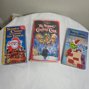 Christmas Movies 3 LOT CLASSICS Santa Claus Coming MUPPET XMAS CAROL Grinch VHS - Imagen 1 de 4