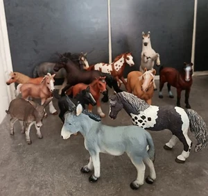 Lot de 13 figurines 11 chevaux + 2 ânes (11 SCHLEICH + 1 BULLYLAND + 1 PAPO) C75 - Imagen 1 de 14