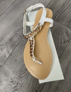 Women’s White Sandals Size 4 - Picture 1 of 2