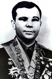 New 5x7 Photo: Russian Cosmonaut Yuri Gagarin, First Man in Space - Picture 1 of 1