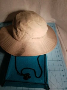Marca Feild & Stream: Sombrero beige unisex para exteriores con cordón para el cuello, talla única se adapta a la mayoría - Imagen 1 de 12