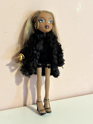 "BRATZ DOLL", "MGA" SASHA "Flashback Fever" Disco dynamite 2001 - Immagine 1 di 2