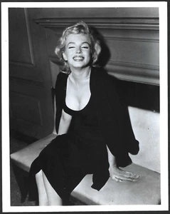 MARILYN MONROE VINTAGE ORIGINAL PHOTO HOLLYWOOD ACTRESS STUNNING BIG SMILE 🎬✨ - Picture 1 of 2