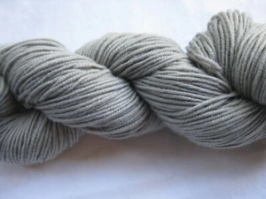 100gm Cashmere Silk Merino Wool 8ply Knitting Hand-dyed Yarn Stone Taupe 225m - Picture 1 of 6