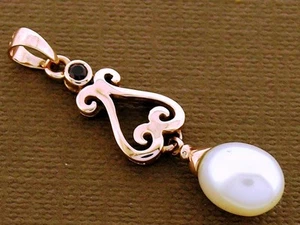 PE056 Genuino 9 quilates Oro Rosa Sólido NATURAL Granate y Perla Gota Colgante Rollo - Imagen 1 de 3