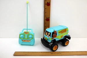 Scooby-Doo Off-Road Mystery Machine Telecomando RC -TESTATO/FUNZIONANTE - Foto 1 di 8
