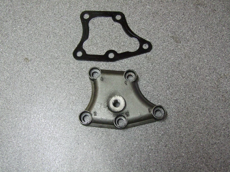 Ducati 748 916 996 S4 ST4 valve cam rocker pin cover oil feed side - Image 1 of 1