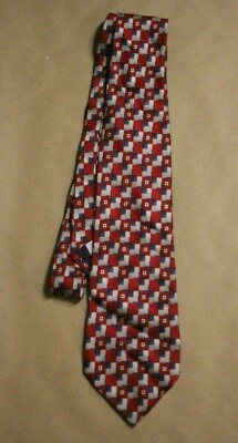 Corbata Pierre Cardin Rojo Azul y Gris Estampado Cuadrados Geométricos 100% Seda Foto 1 de 4