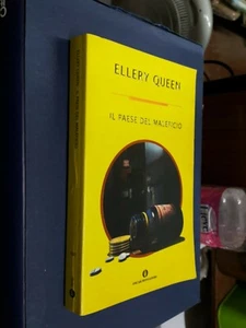 IL PAESE DEL MALEFICIO E. QUEEN OSCAR VARIA Mondadori 2002 L1 ^ - Bild 1 von 1