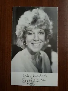 SUE NICHOLLS *Audrey Roberts* CORONATION STREET PRE-SIGNED AUTOGRAPH CAST CARD - Picture 1 of 1