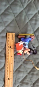 Adorno de Navidad de colección WDCC 1995 Mickey Mouse Regalos para todos mis amigos - Imagen 1 de 4