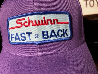 PURPLE STINGRAY FASTBACK Bicicleta Gorra de Béisbol Stingray bicicleta TIENE ETIQUETA METÁLICA Foto 1 de 4