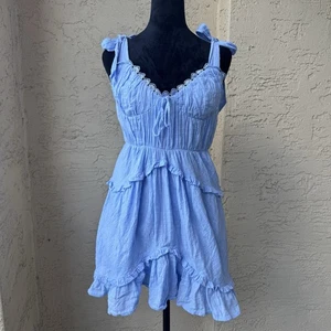 MAJORELLE Rooney Minikleid Gr. S Baumwolle puderblau V-Ausschnitt Rüschen Bindeband - Bild 1 von 12