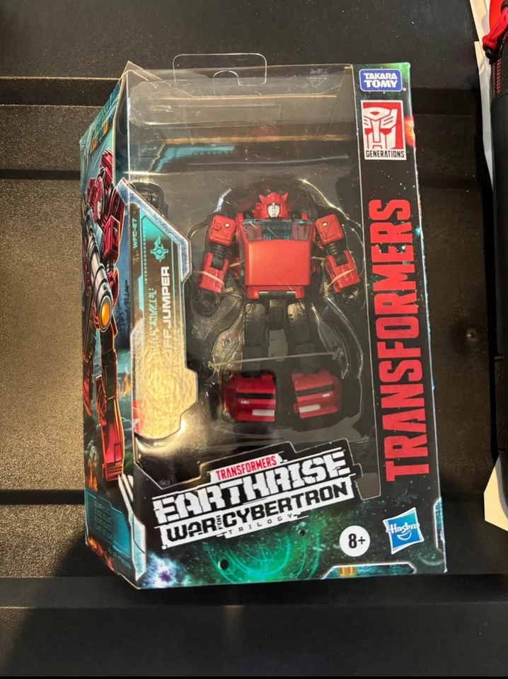 Transformers Earthrise 2019 NEW MISB Cliffjumper - Image 1 of 1
