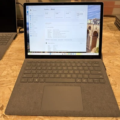 Portátil Microsoft Modelo 1867 Intel Core I7-1065G7 1,5 GHz RAM 16 GB 256 GB SSD Foto 1 de 4