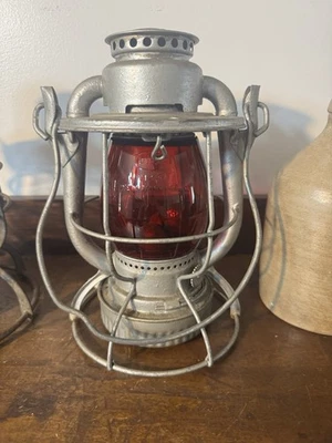 N.Y.N.H.&H R R Lantern, Red Globe, Best Ever, Dietz Vesta - Image 1 of 4