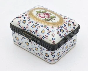 CONTINENTAL / LIMOGES? VINTAGE PORCELAIN FLORAL TRINKET BOX 20TH CENTURY - Picture 1 of 8